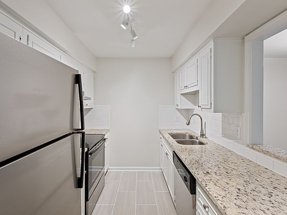 5th image of 2902 Poston Ave #1