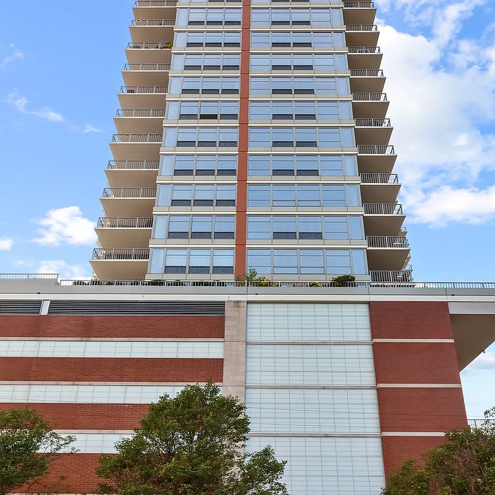 1st image of 1600 S Prairie Ave #1202