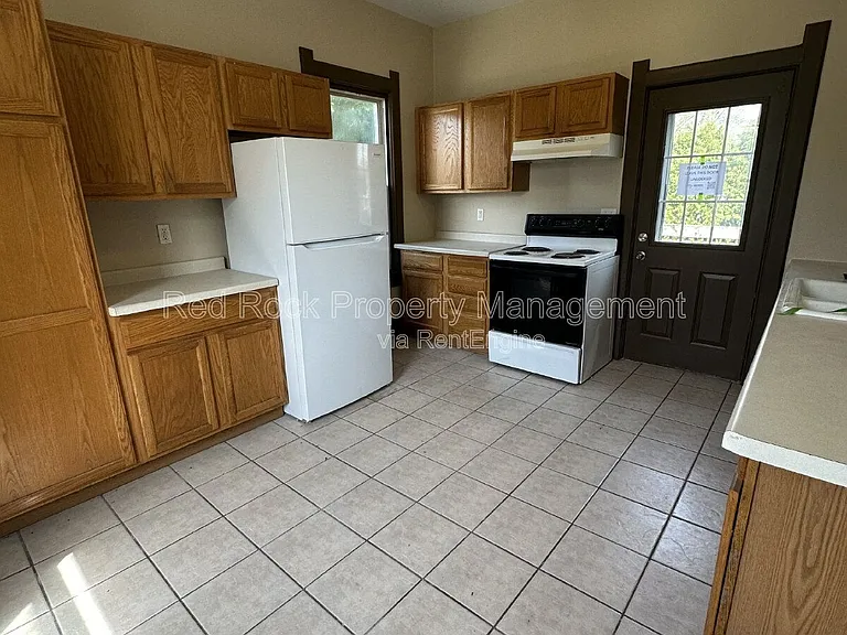 802 McKinley St — Photo 16