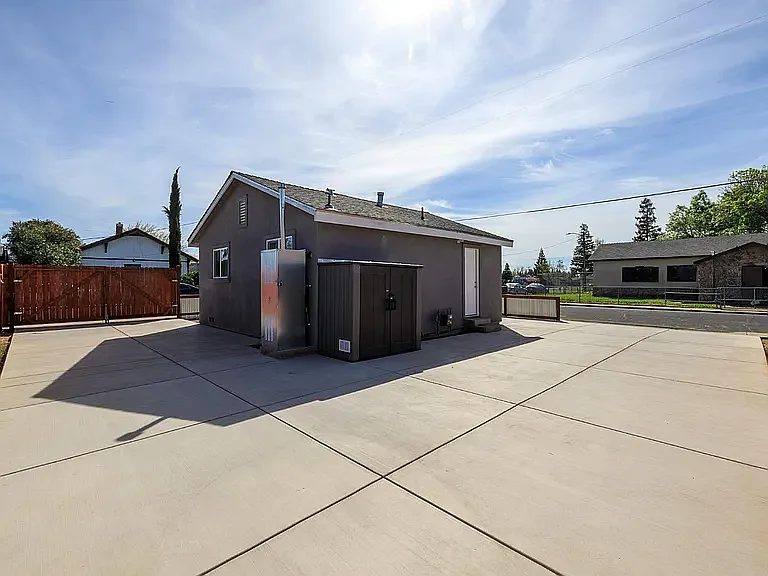 403 Stockton St — Photo 2