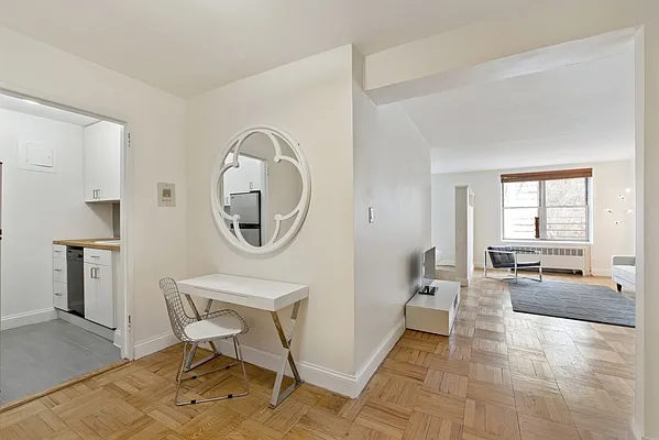 Sold by Nest Seekers International | media 11