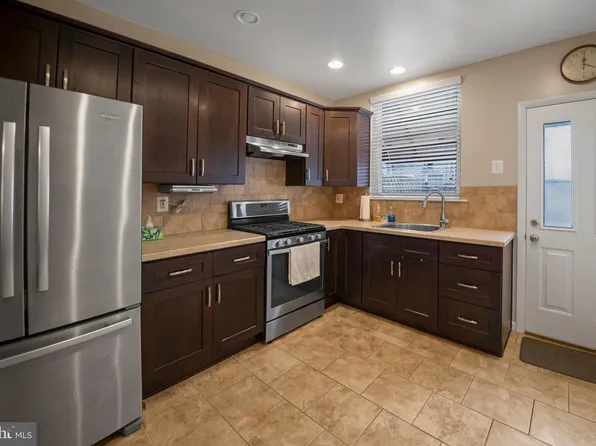2416 S 16th St, Philadelphia, PA 19145