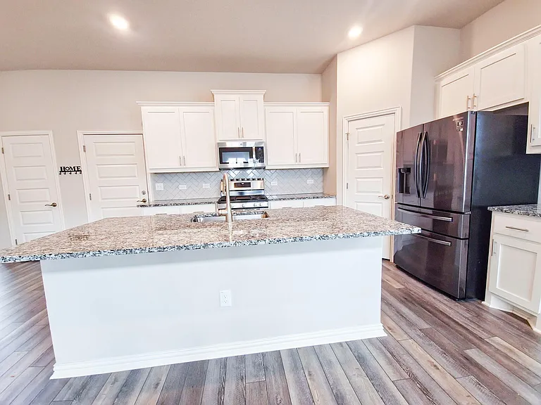 12716 Bloomington Dr — Photo 8