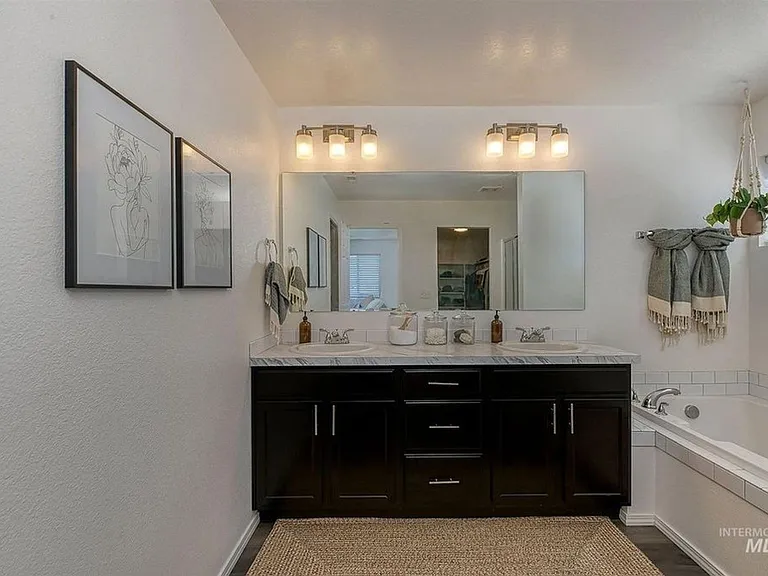 733 S Flintstone Ave — Photo 2