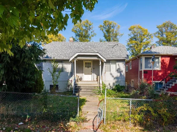2741 Euclid Ave, Vancouver, BC V5R 5B8