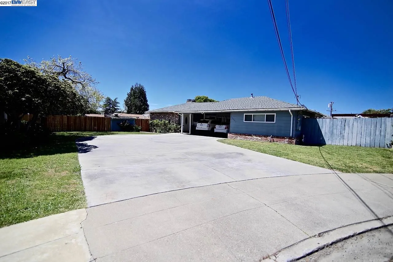 18867 Lenross Ct photo 1