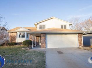 2218 Independence Dr, Lincoln, NE 68521