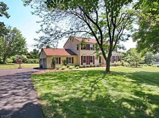 156 Old Farmers Rd, Long Valley, NJ 07853