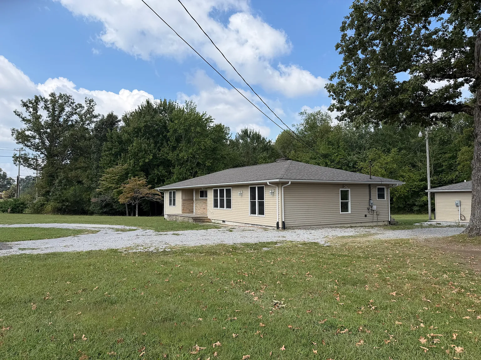 3 bed, 1846 sqft, $2,200 — Photo 3