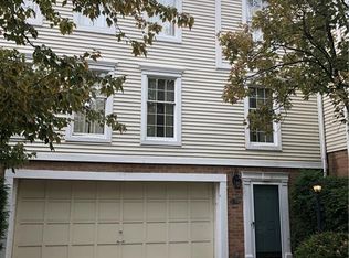 111 Cliffside Commons Dr #111, Rocky River, OH 44116