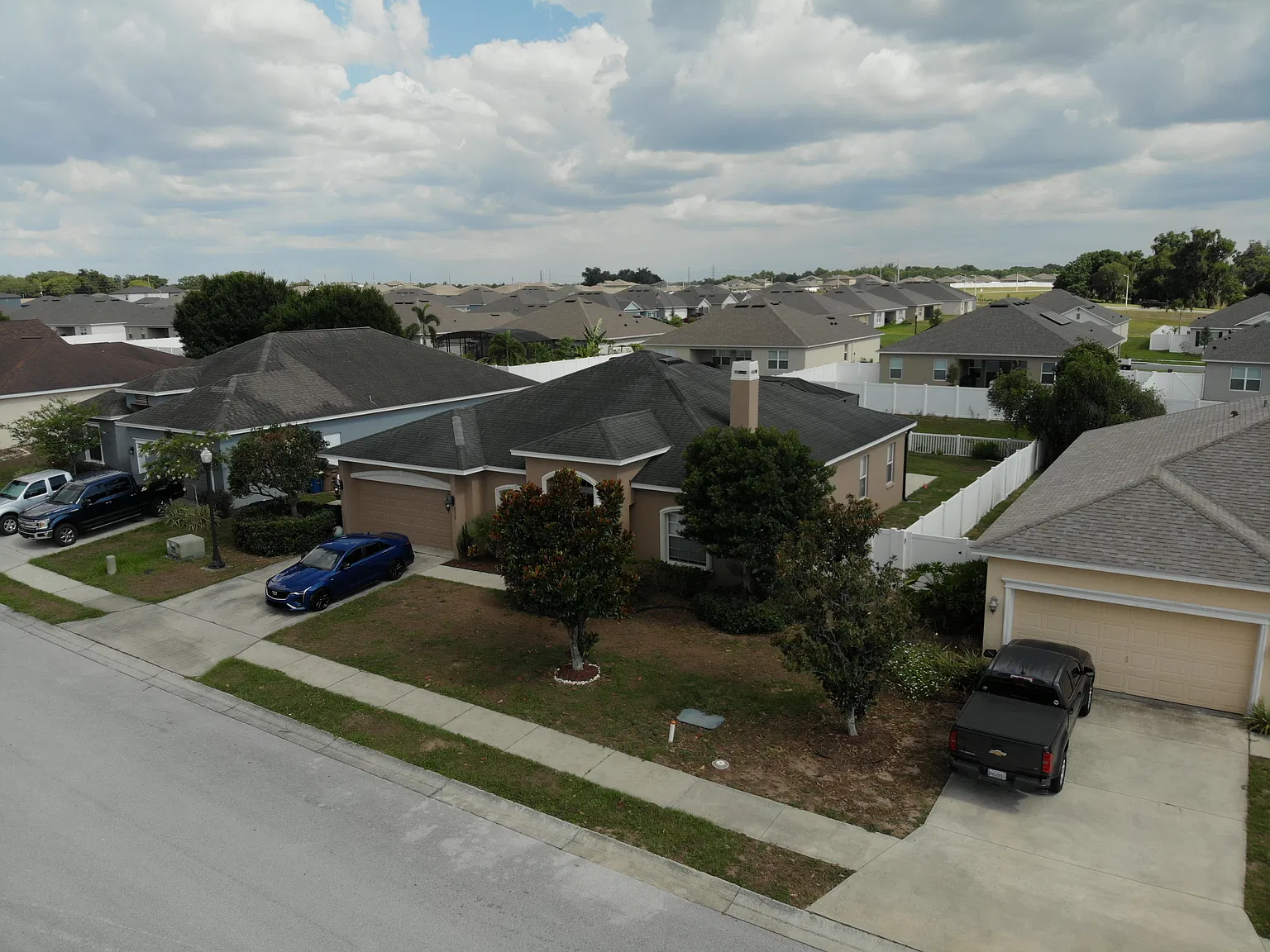 3 bed, 2064 sqft, $2,900 — Photo 3