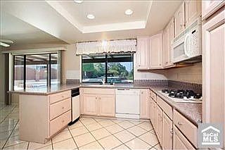 3rd image of 371 S Yorkshire Cir