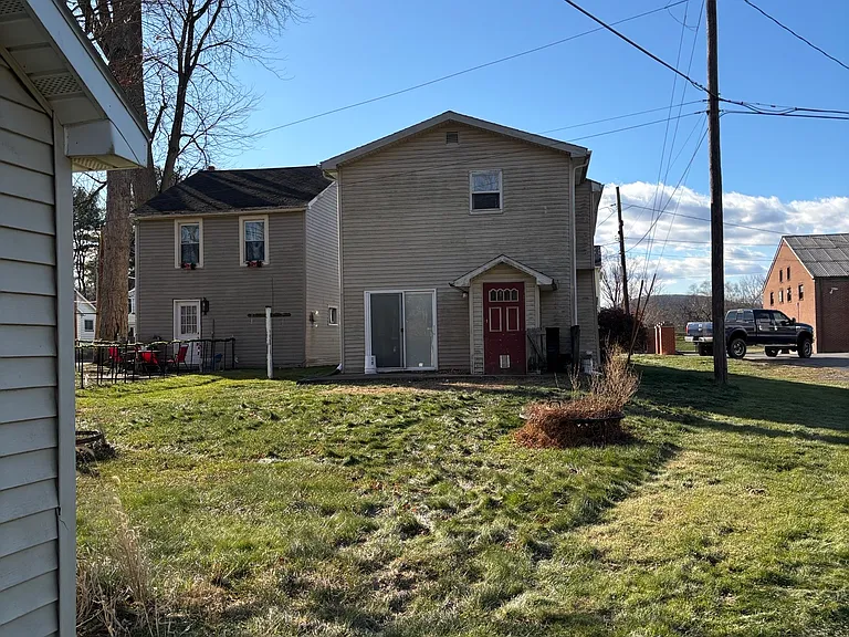 579 W Mahoning St — Photo 4