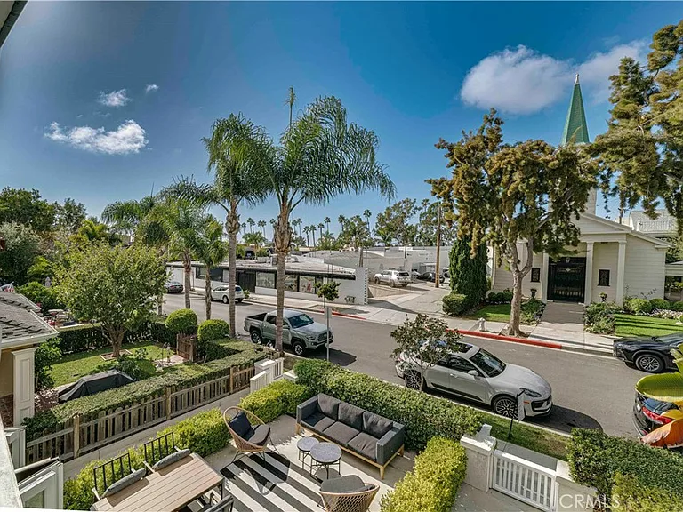 608 Heliotrope Ave — Photo 39