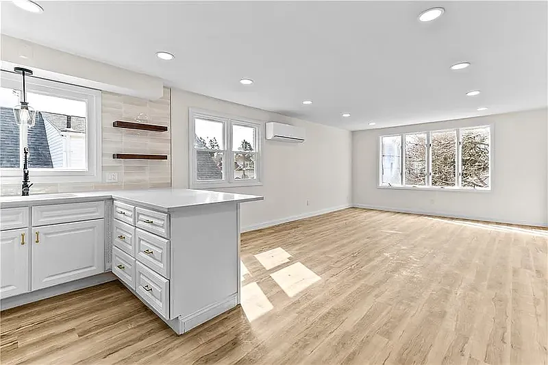 2 bed, 2870 sqft, $2,650 — Photo 2