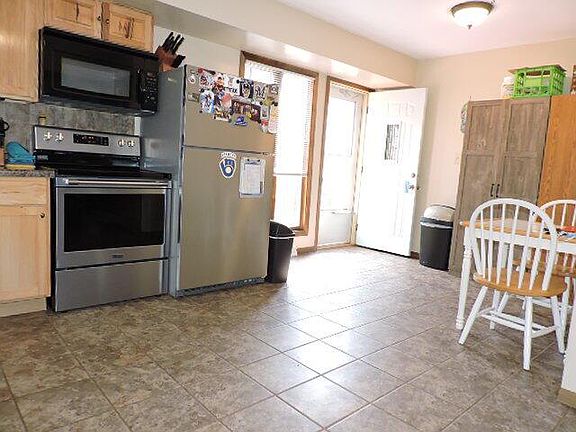 5th image of 1525 Greencrest Dr