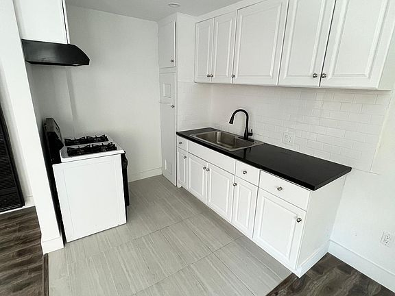 4th image of 1313 S Cochran Ave #7