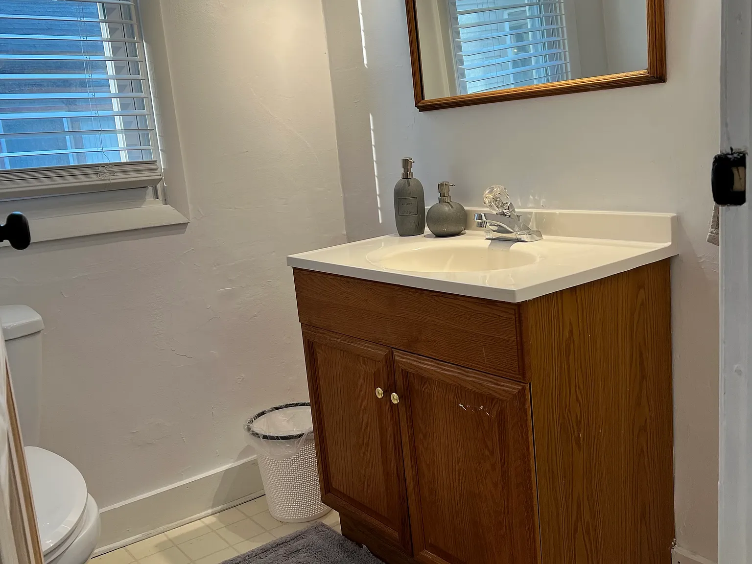3 bed, 1.5 bath, 1250 sqft, $2,300 — Photo 3