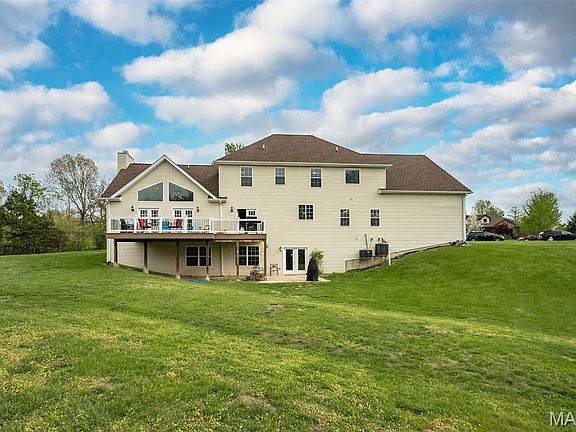 3rd image of 431 Ridge Meadow Ln