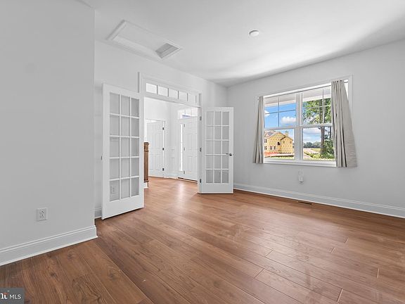 5th image of 20430 Honeysuckle Dr