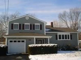 10 Woodlawn Rd, Somerset, NJ 08873