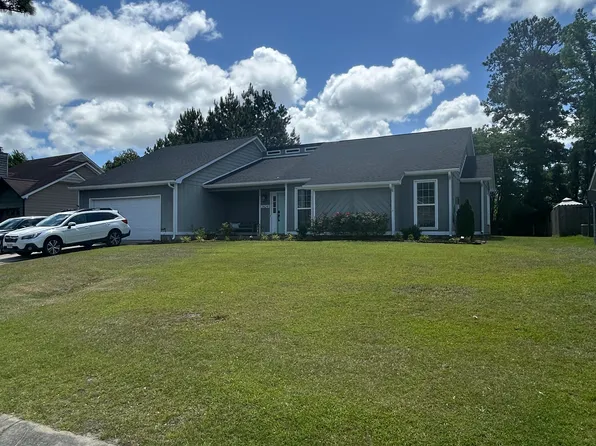 2624 Idlebrook Cir, Midway Park, NC 28544