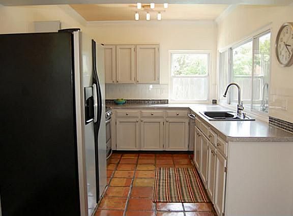 3rd image of 1334 Forestglen Dr