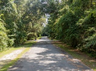 142 & 143 Magna Carta Dr, Woodbine, GA 31569