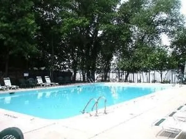 400 Hill Ct, Wauconda, IL 60084