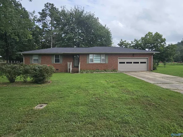 1706 Edwin St, Scottsboro, AL 35768