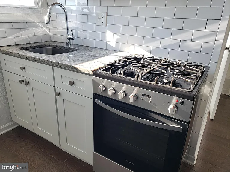 2208 S 15th St #3 — Photo 5