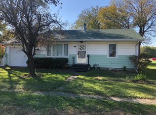 1102 S Rollins St, Macon, MO 63552