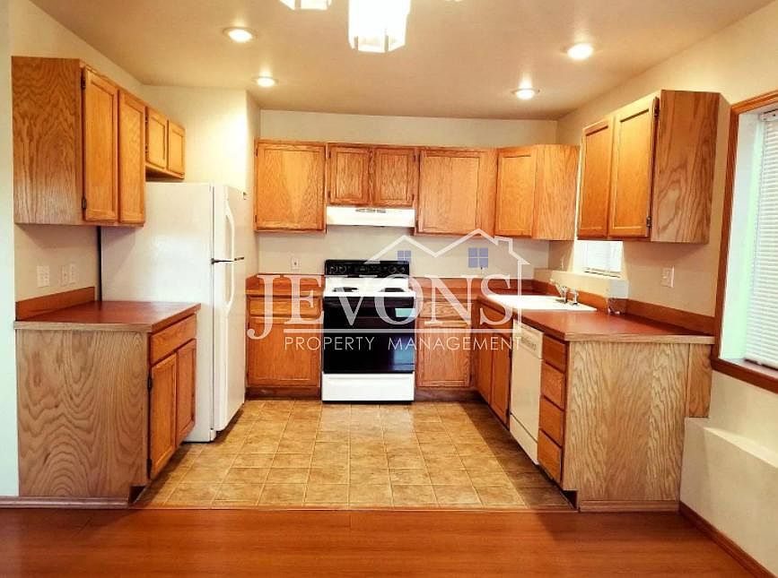 1st image of 10709 Roseberg Ave S #B