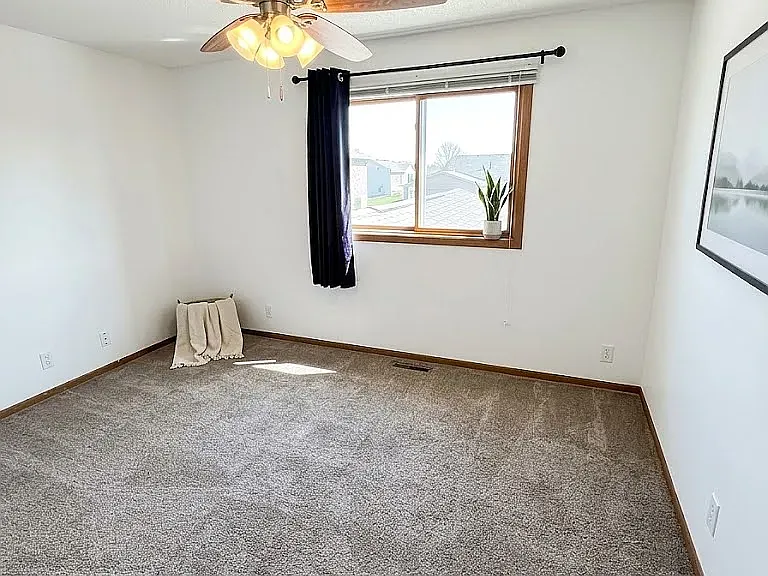 1240 Daleview Dr #1 — Photo 8