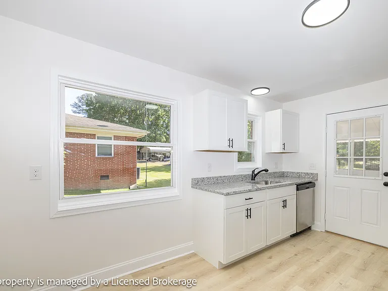 409 Eastover Ave — Photo 12