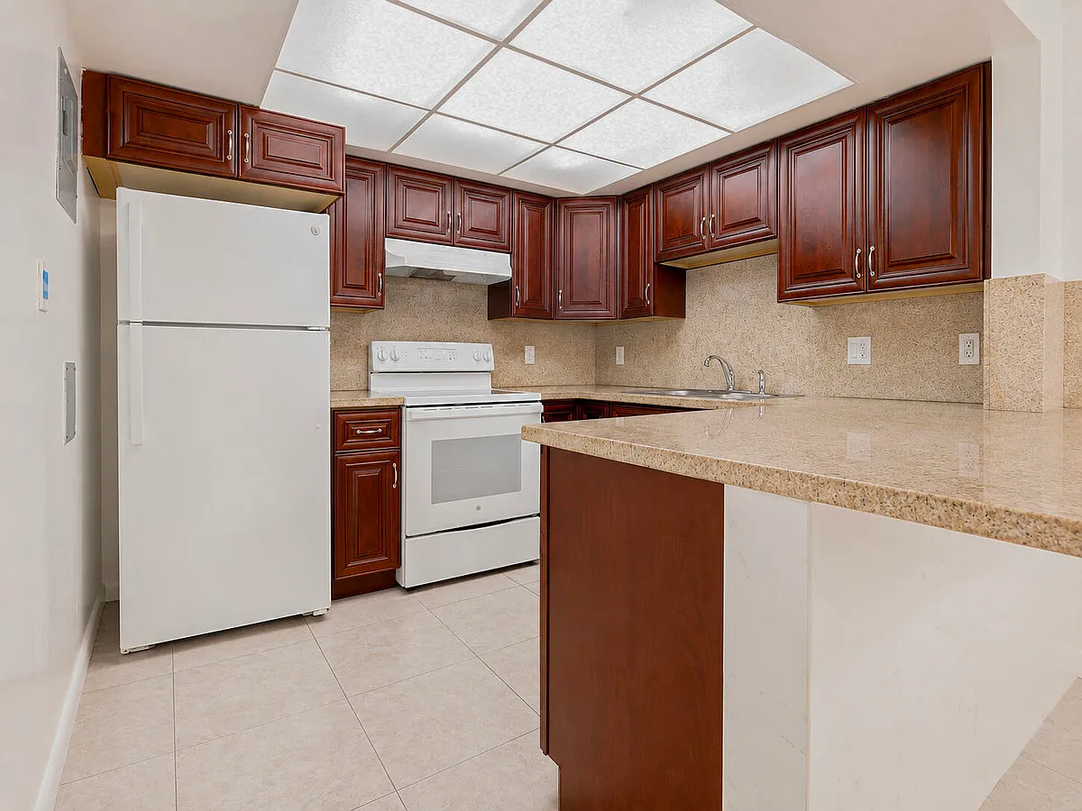 Building Photo - 8830 W Sample Rd #3