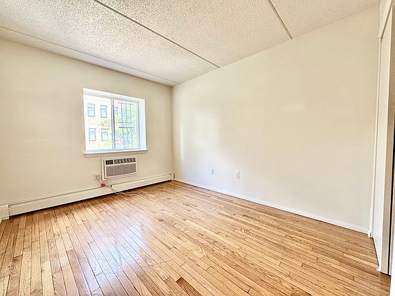 5th image of 321 E 119th St APT 2