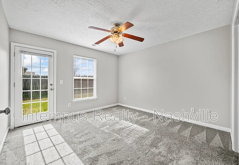 553 Rose Cottage Cir — Photo 12