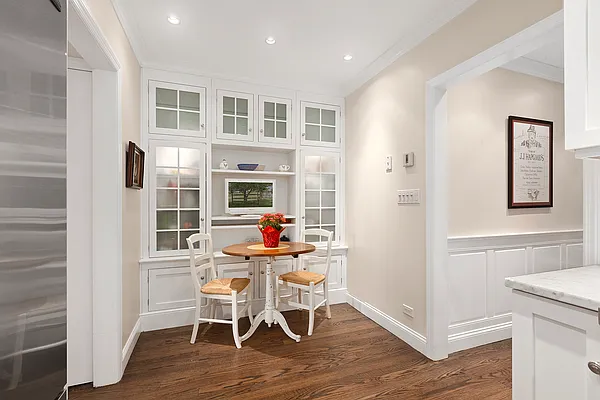 Sold by The SIMPLE Real Estate Co | media 4