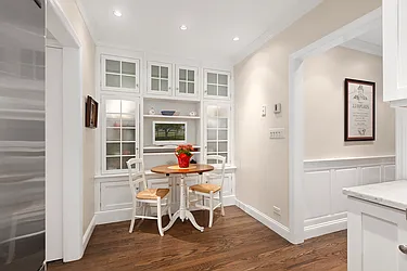 Sold by The SIMPLE Real Estate Co