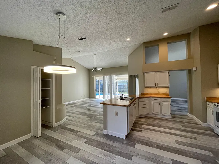 9303 Rockrose Dr — Photo 34