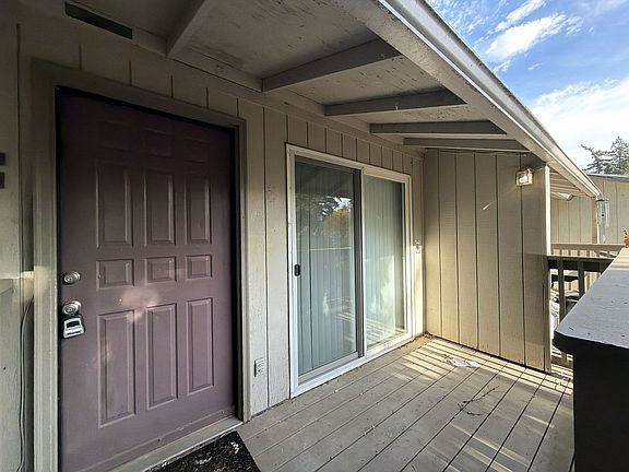 3rd image of 19115 SE Yamhill St APT E