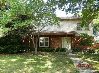 126 Rue Grand Dr, Lake Saint Louis, MO 63367