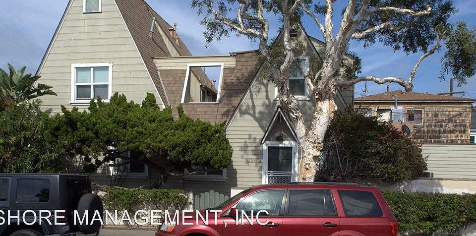 1st image of 805 Jamaica Ct