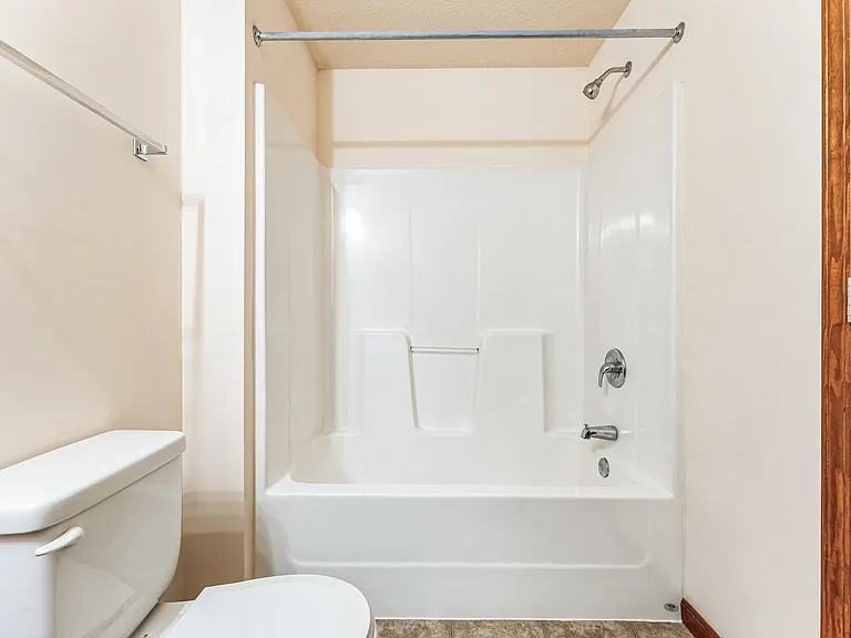 Highland Park Apartment Homes — Photo 12