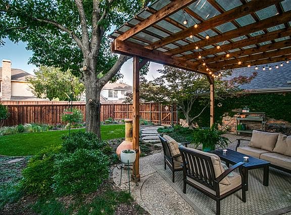 3rd image of 208 Driftwood Dr