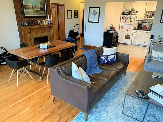 Rented by Joe Gotham LTD | media 24