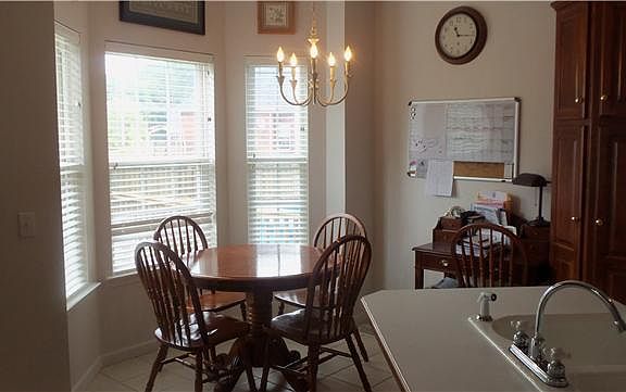 5th image of 105 Blackhawk Ct