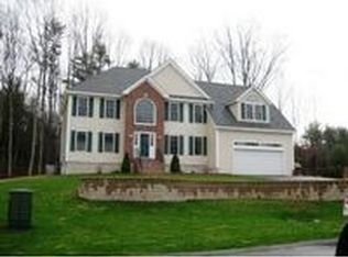 7 Abington Dr, Londonderry, NH 03053