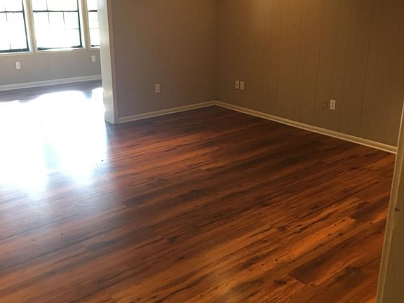 2nd image of 2402 Tilman Dr